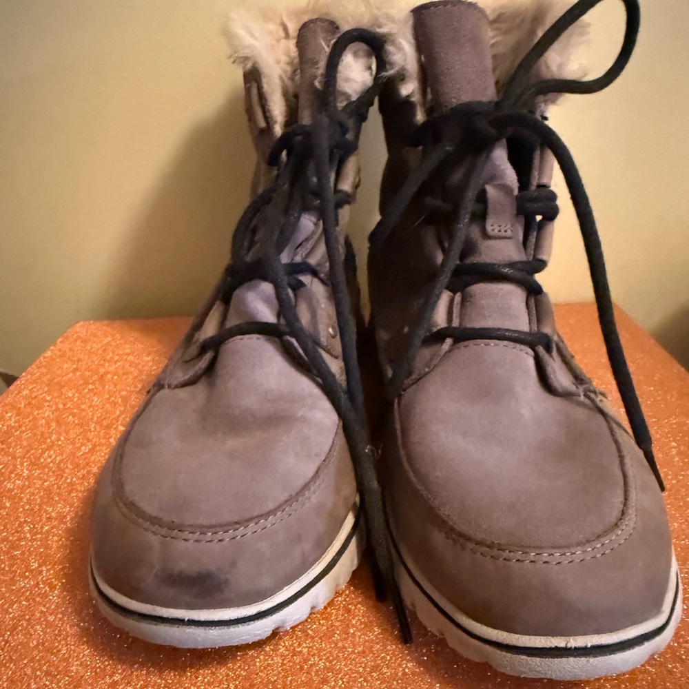 Women's Grey Winter Boots